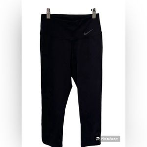 Nike Dri Fit cropped leggings XS